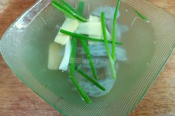 上海鲜虾小馄饨的做法图解3