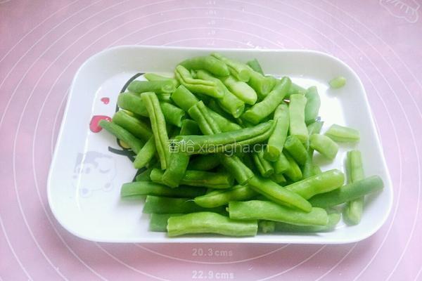 腊肉小炒四季豆的做法图解4
