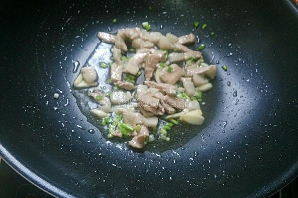 腐竹炒肉片的做法图解5