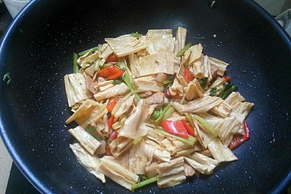 腐竹炒肉片的做法图解8
