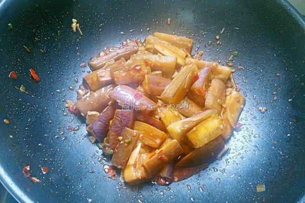 豆瓣酱烧茄条的做法图解9