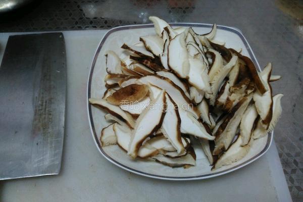 香菇肉片的做法图解1