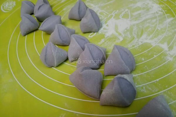 紫色饺子的做法图解3