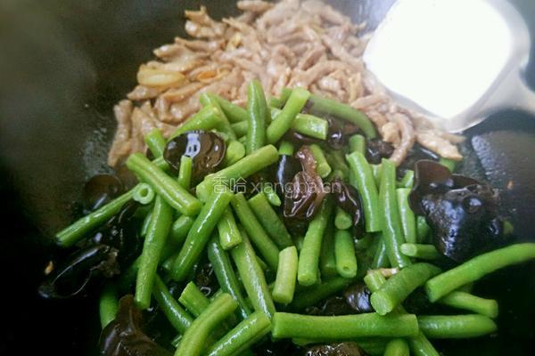 豆角木耳炒肉丝的做法图解10