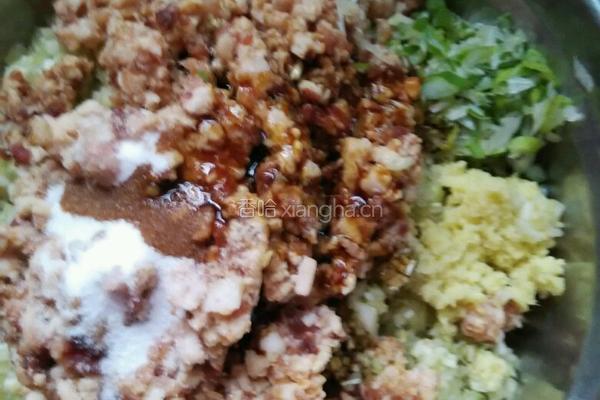 芹菜猪肉水饺的做法图解7
