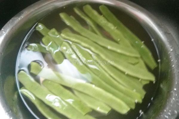 干煸豆角丝的做法图解1