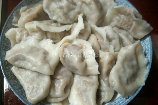 白菜猪肉饺子的做法图解7