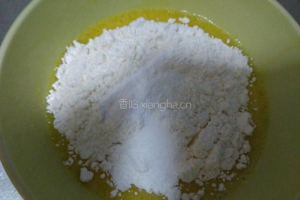 奶油菠萝夹心肉松蛋糕的做法图解3
