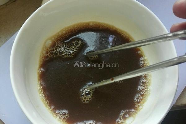 蒸酱油水蛋的做法图解3