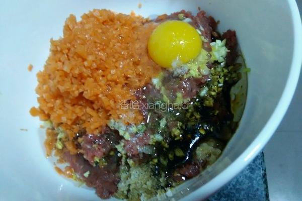 牛肉胡萝卜馅饺子的做法图解5
