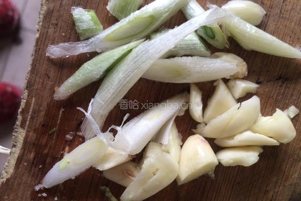 炒白菜馒头的做法图解3