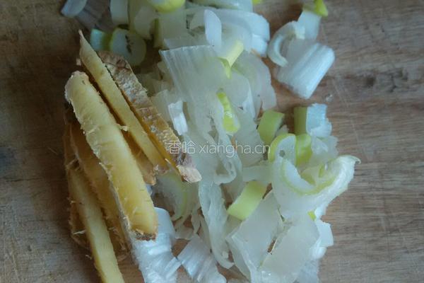 冻豆腐蒜苗炒肉的做法图解4