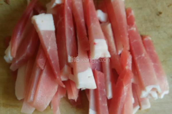 冻豆腐蒜苗炒肉的做法图解3