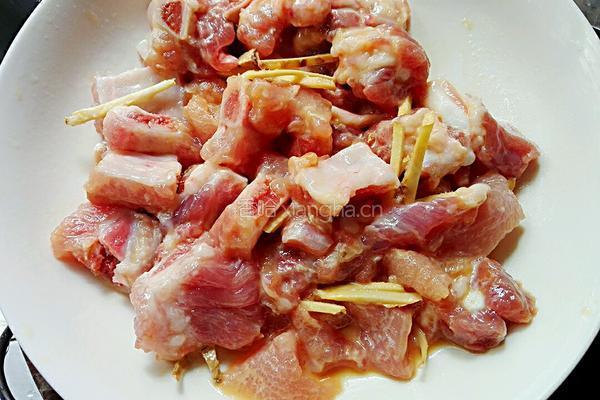 排骨煲仔饭的做法图解2