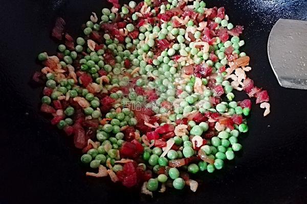 豌豆腊味糯米饭的做法图解7