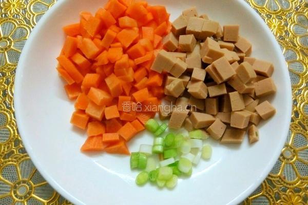 火腿肠玉米粒的做法图解2