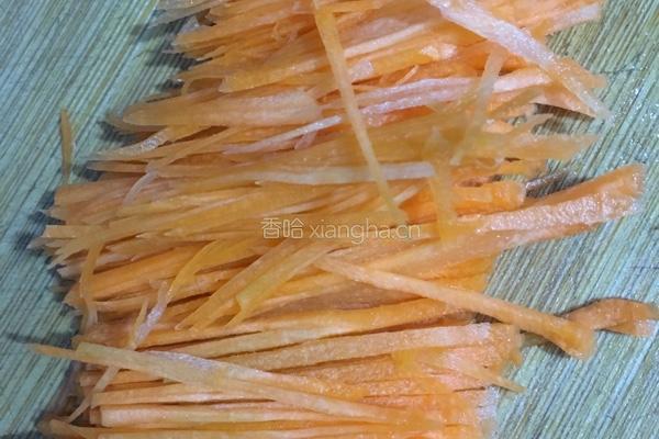 凉拌茼蒿胡萝卜的做法图解5