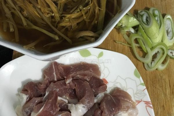 黄花菜干烧肉的做法图解3