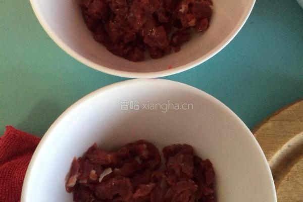 牛肉粒虾仁鸡蛋羹的做法图解2