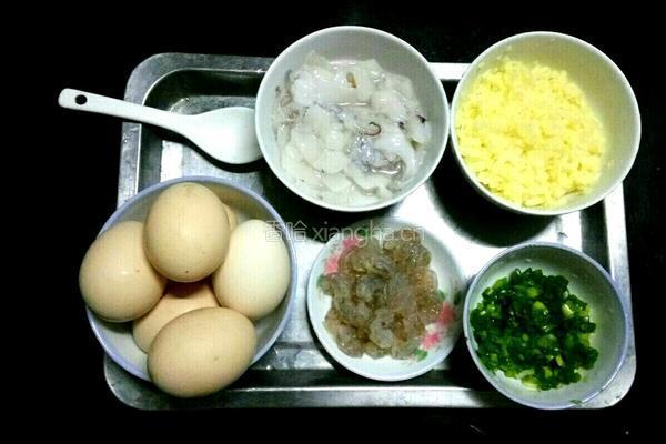 海鲜鸡蛋饼的做法图解1