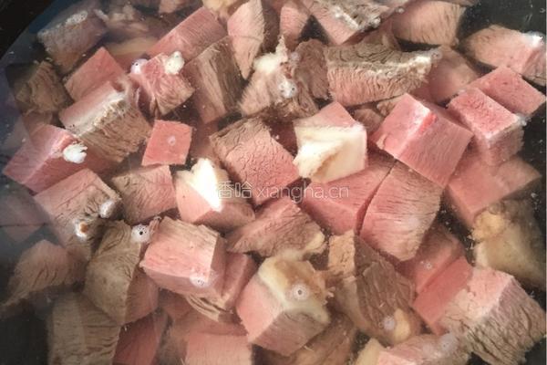 大酱炖牛肉的做法图解1