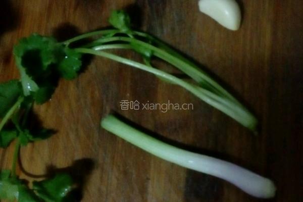 茄汁开背虾的做法图解3