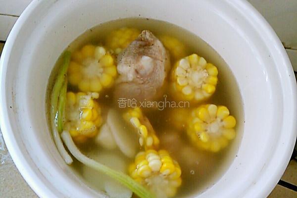 玉米天麻大骨汤的做法图解6