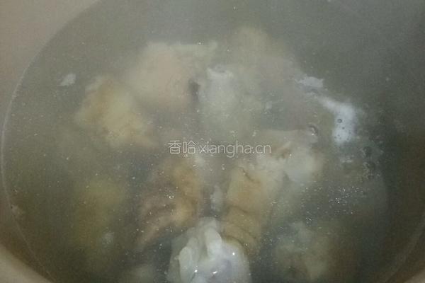 猪脚汤的做法图解1