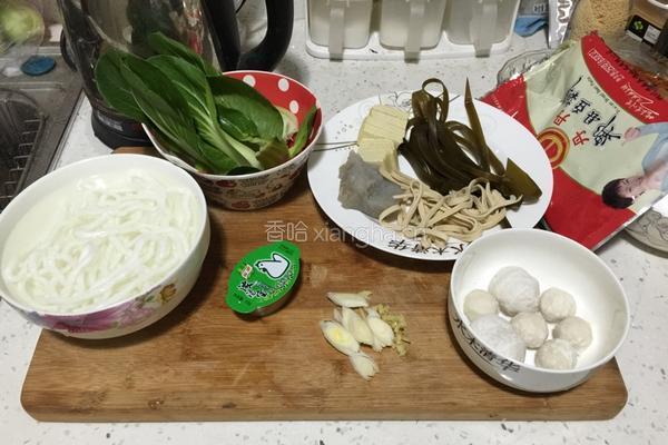 砂锅土豆粉的做法图解1