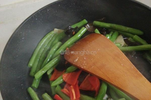 四季豆炒木耳的做法图解7