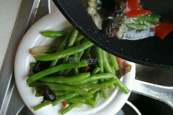 四季豆炒木耳的做法图解8
