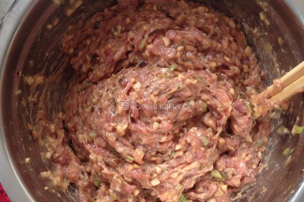 双菇鲜肉黄金饺的做法图解4