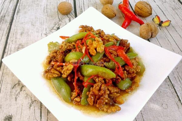 核桃仁炒丝瓜的做法图解10