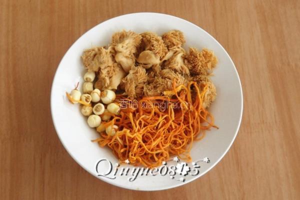 猴菇虫草竹荪滋补汤的做法图解4