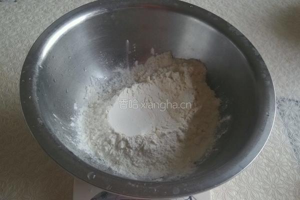 拔丝空心琉璃丸子的做法图解1