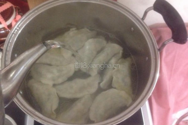香菜饺子的做法图解12