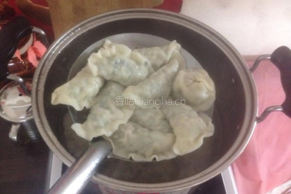 香菜饺子的做法图解13