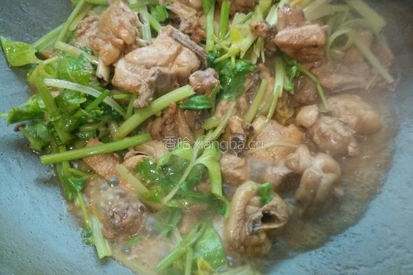 芹菜炒鸡肉的做法图解6