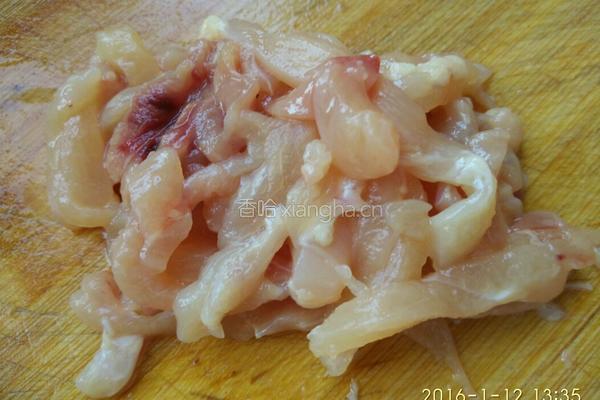 黑米卷饼-鸡丝豆芽馅的做法图解1