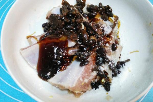 八宝豆豉粉蒸排骨的做法图解8