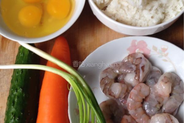 虾仁炒饭的做法图解1