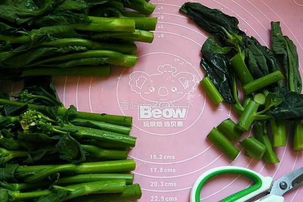 蒜蓉炒芥蓝的做法图解1