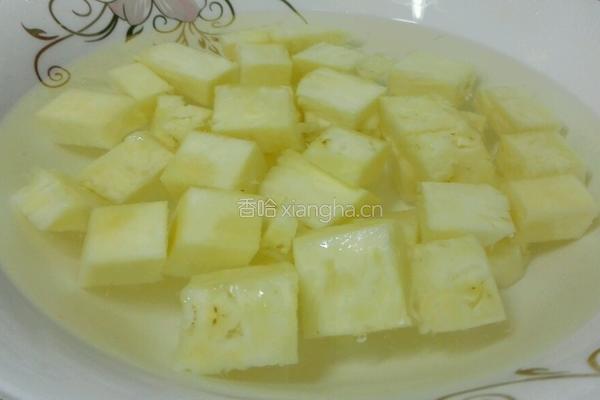 菠萝酸甜鸡的做法图解2