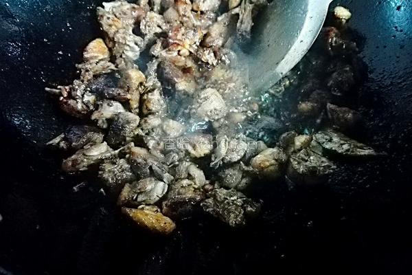 山药焖鸭肉的做法图解9