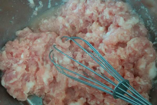 宝宝主食胡罗卜肉馅水饺的做法图解2
