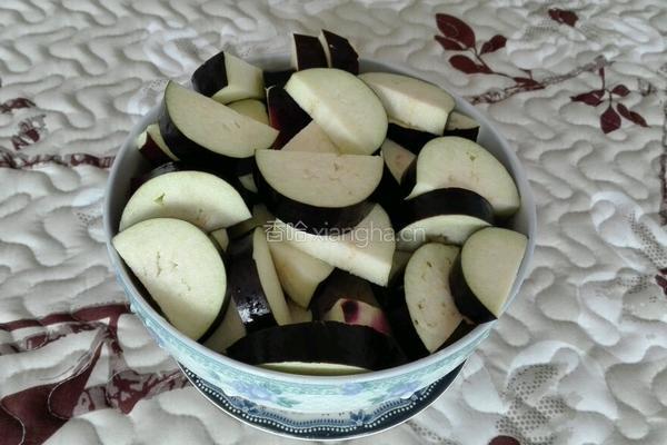 茄子炒菠菜的做法图解2