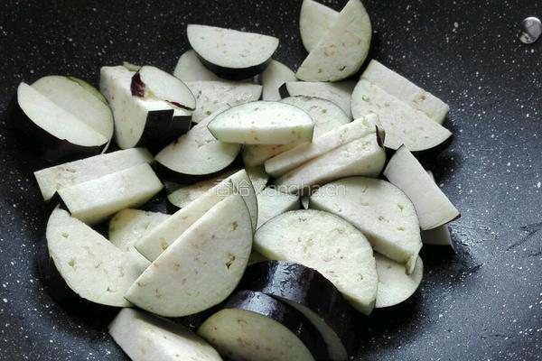 茄子炒菠菜的做法图解8