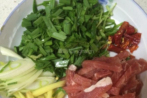 鸡蛋瘦肉炒饼的做法图解2