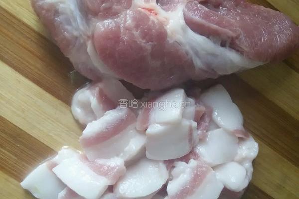 平菇瘦肉汤的做法图解1