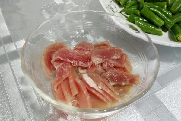 线椒炒肉片的做法图解3